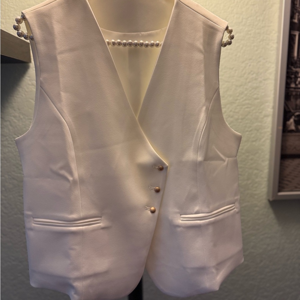 Elegant White Women's Vest